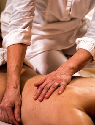 Massages traditionnels ayurv&eacute;diques